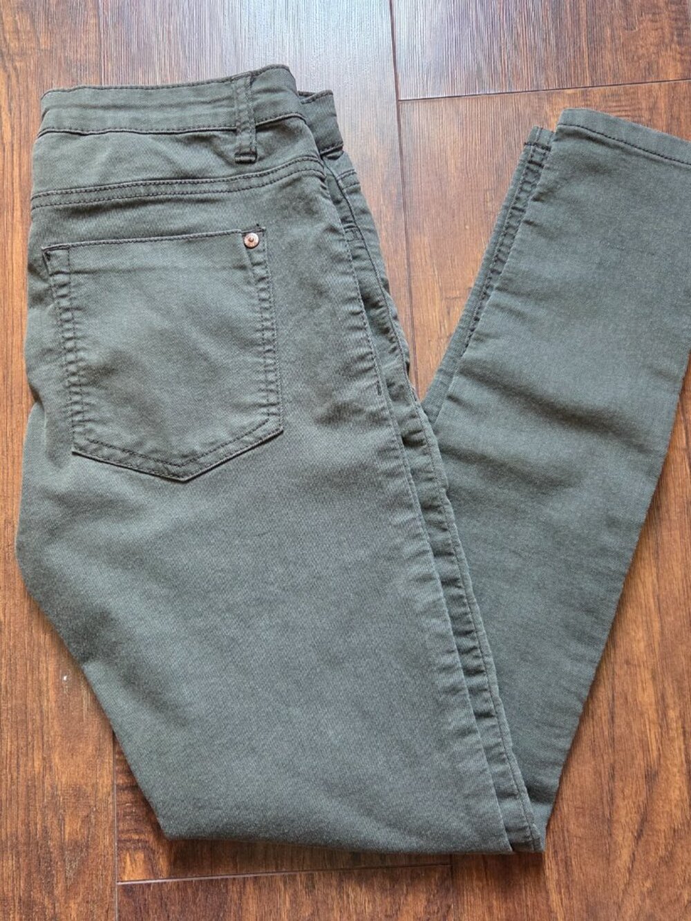 The Jegging Mid Rise Size 6 in army green - Picture 9 of 9